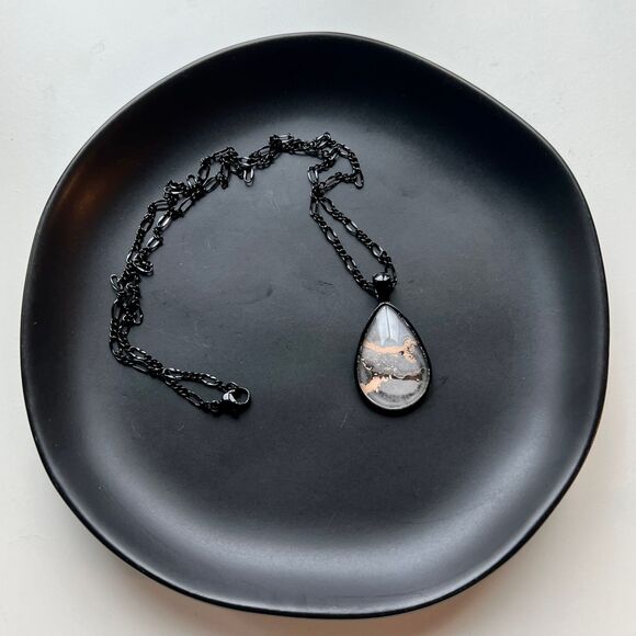 Handmade Watercolored Painted Paper Teardrop Pendant Necklace, Black Necklace - Picture 4 of 8